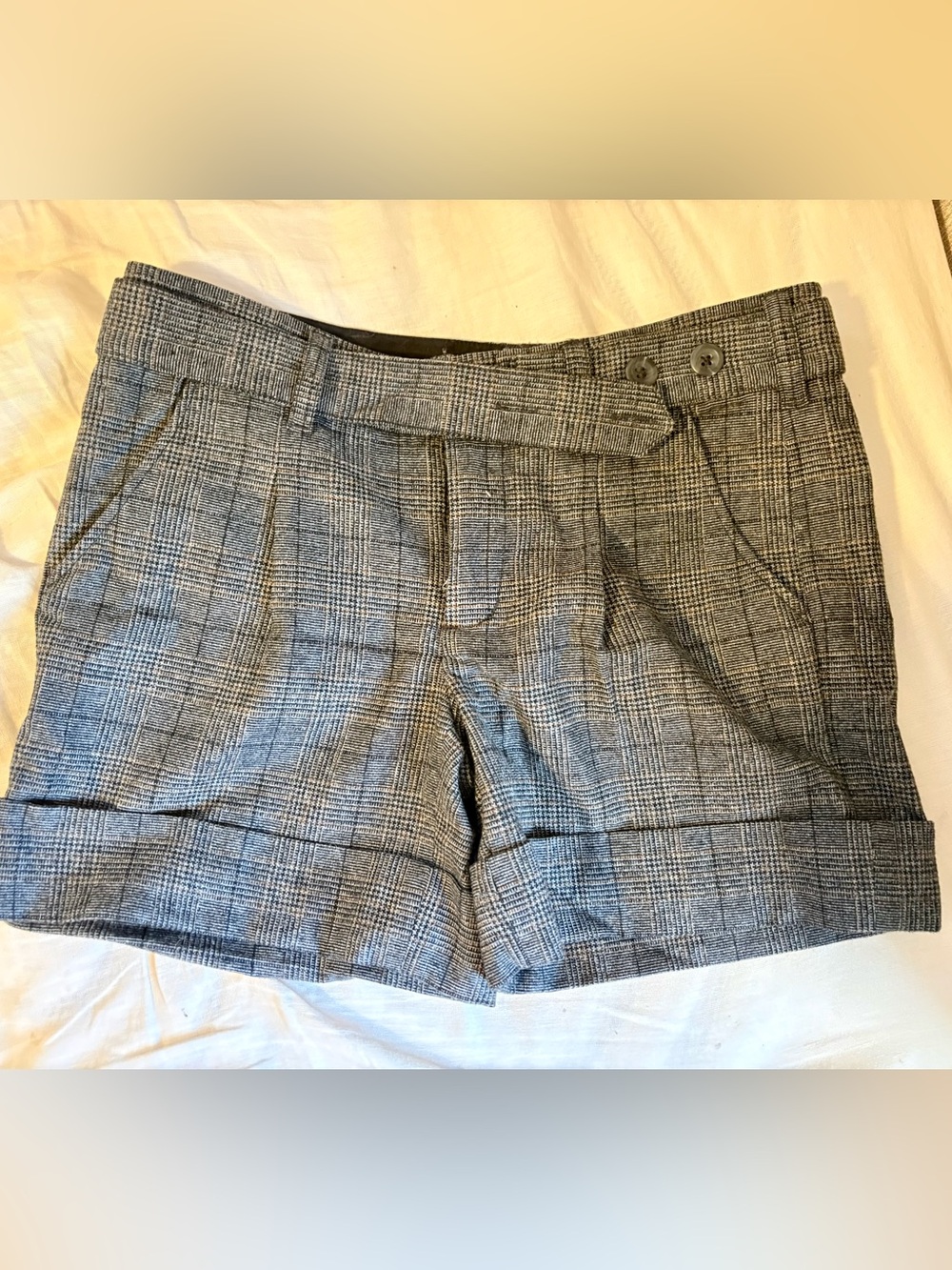 Vince Plaid Tailored Shorts | Size 2 | Grey Wool Blend Cuffed